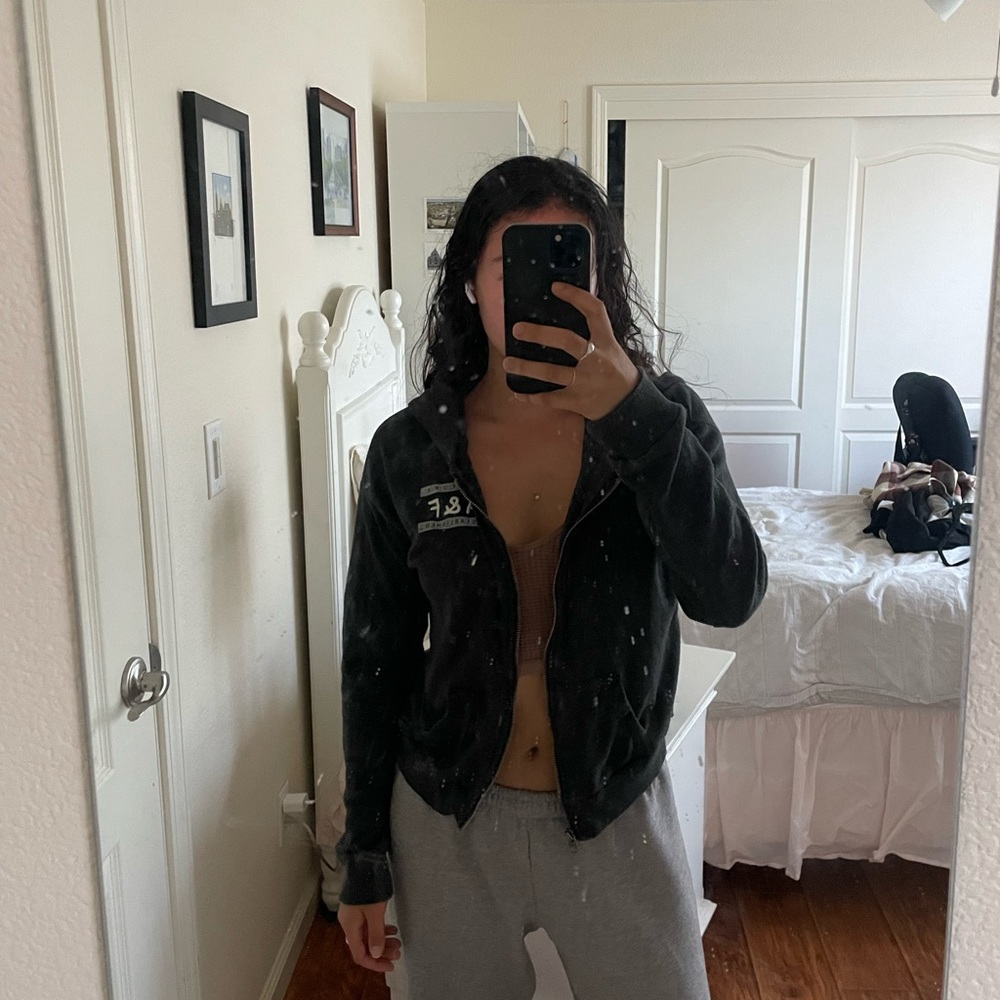 Abercrombie & Fitch gray zip up cropped hoodie